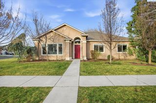 506 Cherokee St, Richland, WA 99352