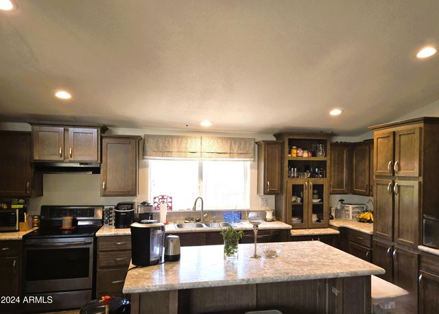 20435 E Wagon Wheel Circle, Black Canyon City, AZ 85324