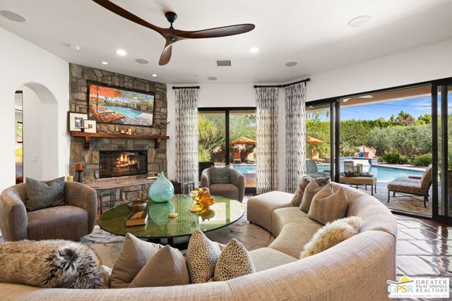 248 E Palo Verde Avenue, Palm Springs, CA 92264