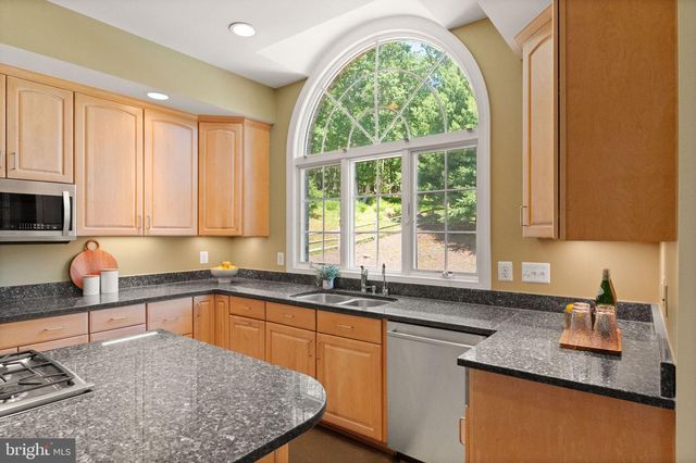 17030 THOUSAND OAKS DR, Haymarket, VA 20169