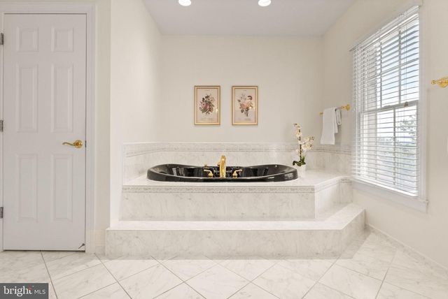 17030 THOUSAND OAKS DR, Haymarket, VA 20169