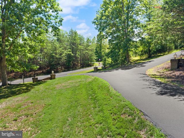 17030 THOUSAND OAKS DR, Haymarket, VA 20169