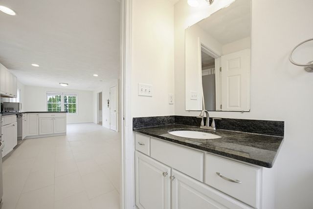 3 Lee St, Wilmington, MA 01887