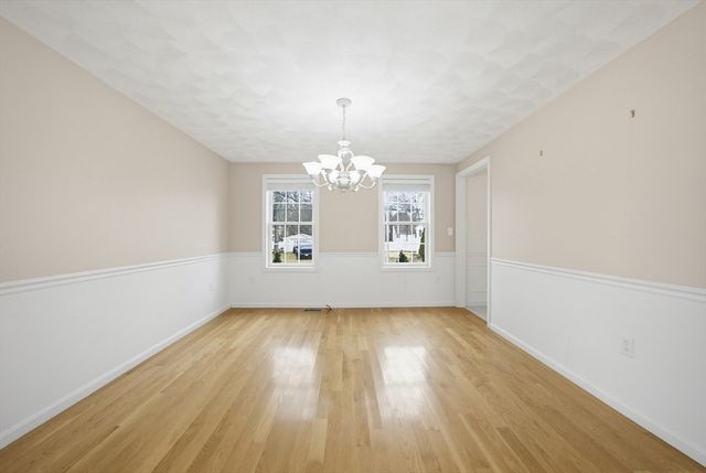 3 Lee St, Wilmington, MA 01887