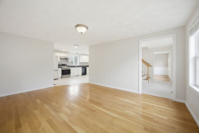 3 Lee St, Wilmington, MA 01887