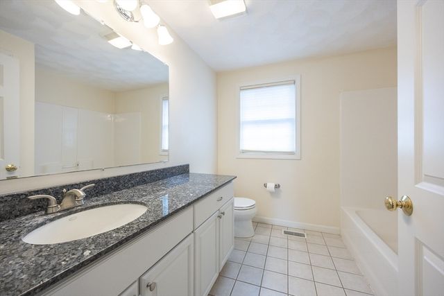 3 Lee St, Wilmington, MA 01887