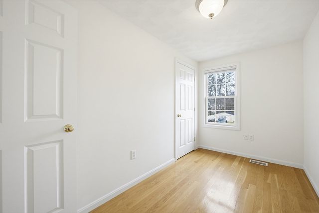 3 Lee St, Wilmington, MA 01887