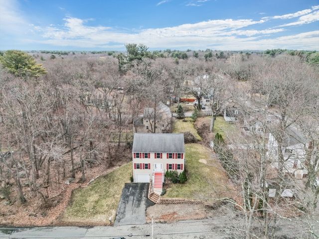 3 Lee St, Wilmington, MA 01887