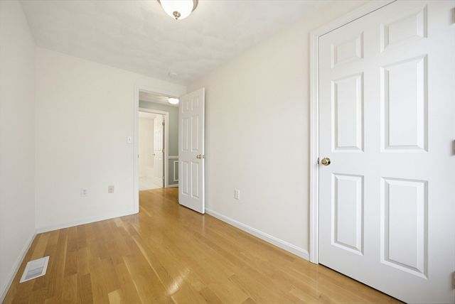 3 Lee St, Wilmington, MA 01887