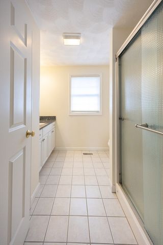 3 Lee St, Wilmington, MA 01887