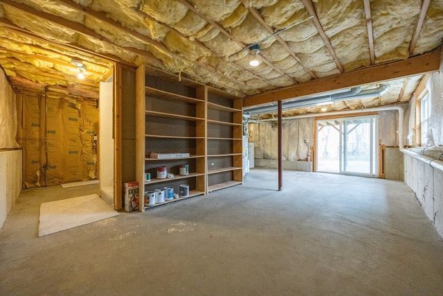 3 Lee St, Wilmington, MA 01887