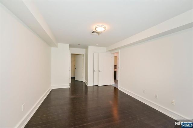 310 Cliff Lane C002D, Cliffside Park, NJ 07010