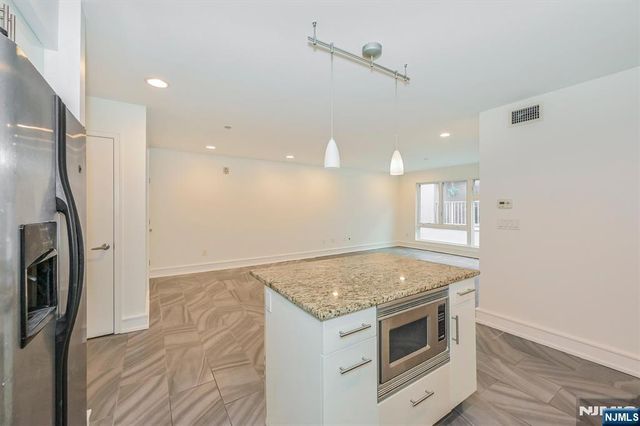 310 Cliff Lane C002D, Cliffside Park, NJ 07010