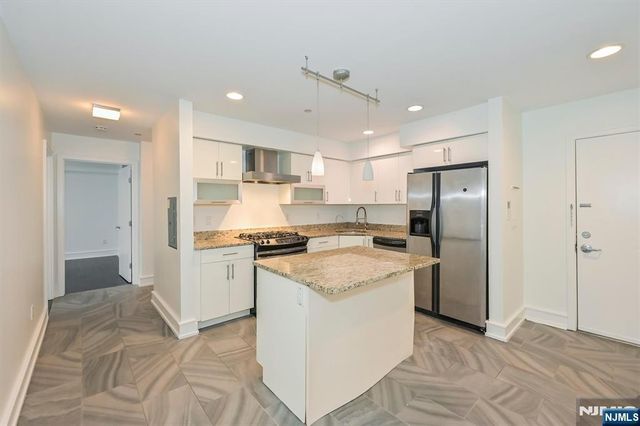 310 Cliff Lane C002D, Cliffside Park, NJ 07010