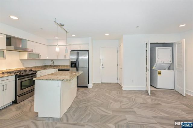 310 Cliff Lane C002D, Cliffside Park, NJ 07010