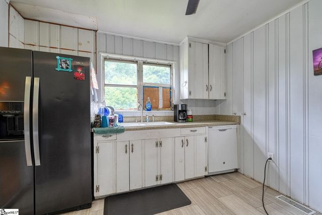 1504 E Rutherford Street, Landrum, SC 29356