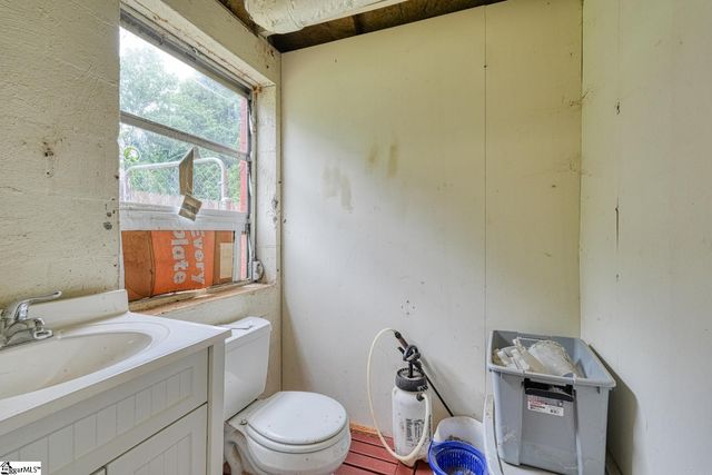 1504 E Rutherford Street, Landrum, SC 29356