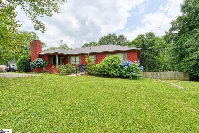 1504 E Rutherford Street, Landrum, SC 29356