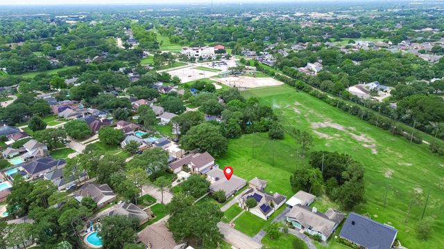 3043 Bonney Briar Drive, Missouri City, TX 77459