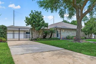 3043 Bonney Briar Drive, Missouri City, TX 77459