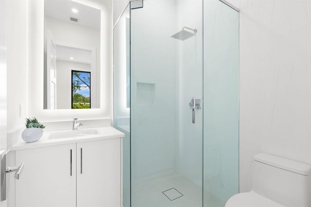 2406 NE 13th Court, Fort Lauderdale, FL 33304