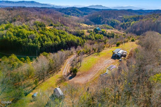 125 Picadilly Way, Parrottsville, TN 37843