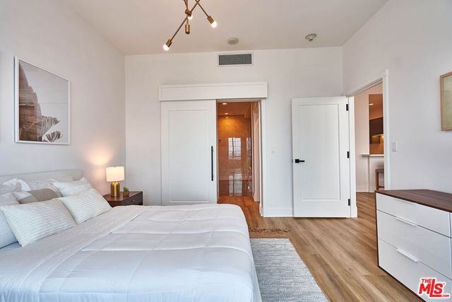 900 W Olympic Boulevard 32F, Los Angeles, CA 90015