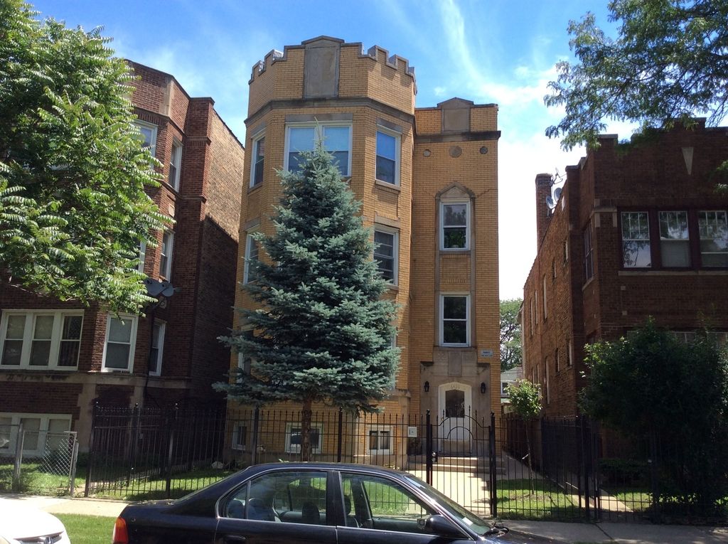 6429 N Claremont Avenue 1, Chicago, IL 60645