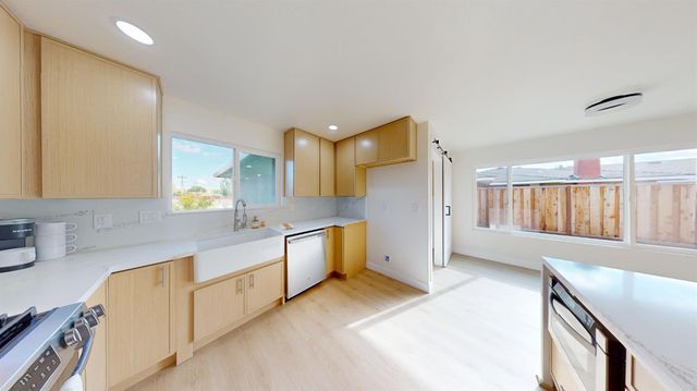 580 N Oak Ave, Oakdale, CA 95361