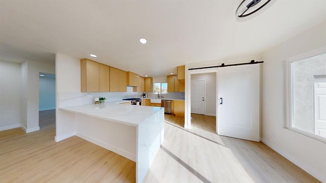 580 N Oak Ave, Oakdale, CA 95361