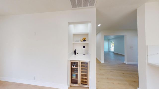 580 N Oak Ave, Oakdale, CA 95361