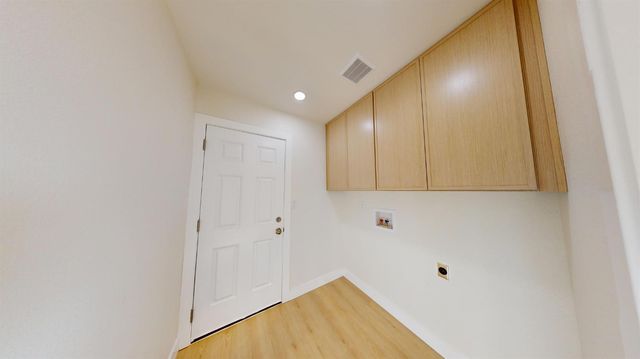 580 N Oak Ave, Oakdale, CA 95361