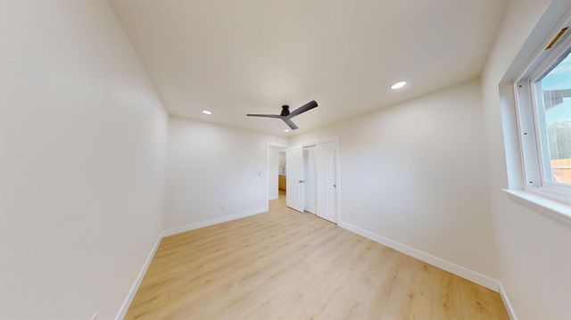 580 N Oak Ave, Oakdale, CA 95361