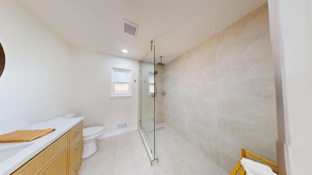 580 N Oak Ave, Oakdale, CA 95361