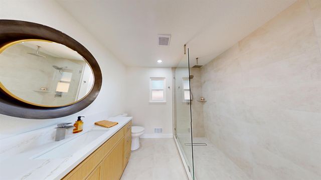 580 N Oak Ave, Oakdale, CA 95361