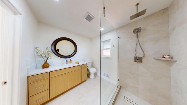 580 N Oak Ave, Oakdale, CA 95361