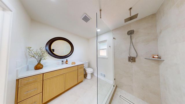 580 N Oak Ave, Oakdale, CA 95361