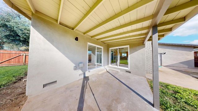 580 N Oak Ave, Oakdale, CA 95361