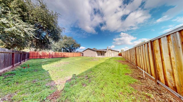 580 N Oak Ave, Oakdale, CA 95361