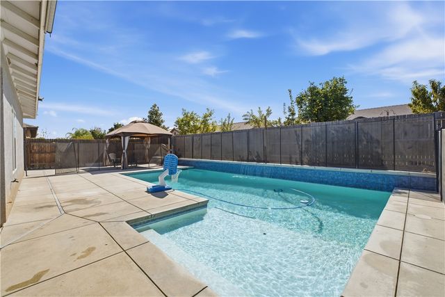 9021 Drovers Run, Bakersfield, CA 93311