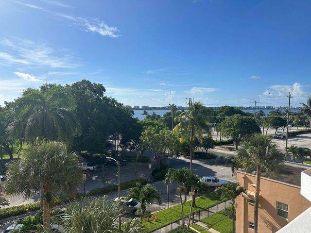 15 S Golfview Road 504, Lake Worth Beach, FL 33460