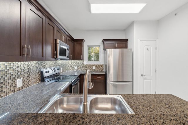 6810 Deatonhill DR 4202, Austin, TX 78745