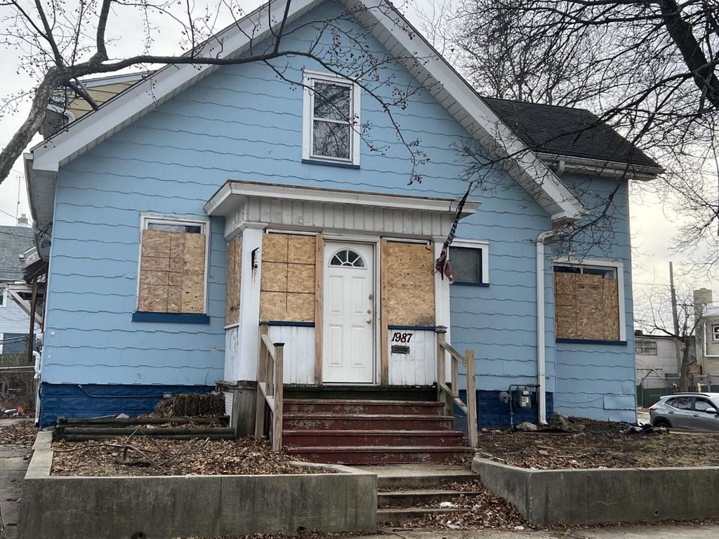 1987 Melvina STREET, Milwaukee, WI 53206