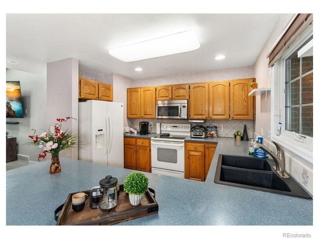 1840 Silver Leaf Dr, Loveland, CO 80538