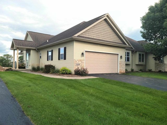1228 CAMERON CIRCLE, Neenah, WI 54956