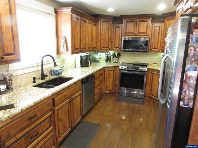 360 Cindy Ln NW, Mt Angel, OR 97362