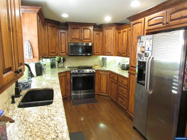 360 Cindy Ln NW, Mt Angel, OR 97362