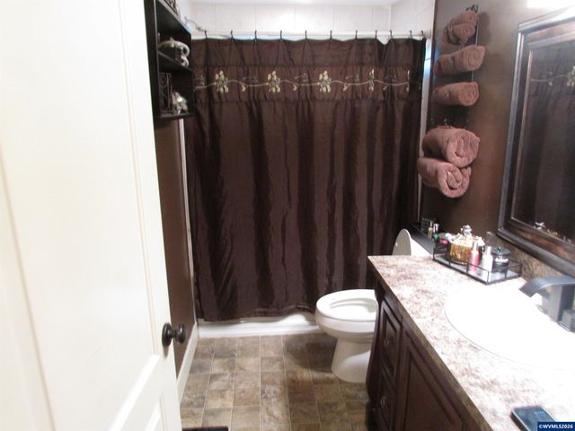 360 Cindy Ln NW, Mt Angel, OR 97362
