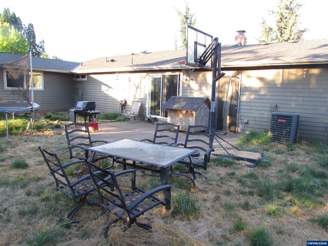 360 Cindy Ln NW, Mt Angel, OR 97362