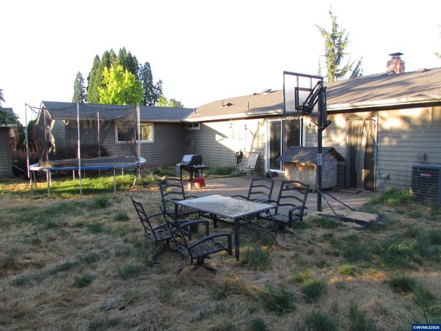 360 Cindy Ln NW, Mt Angel, OR 97362